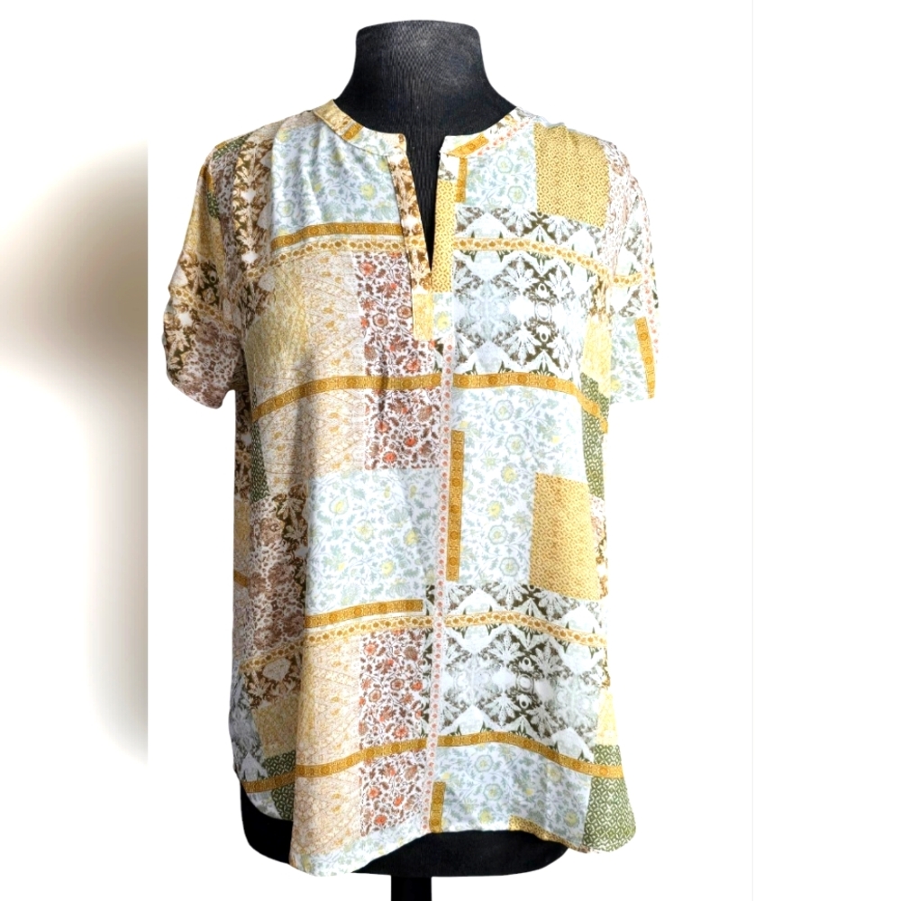 Pleione Yellow and White Buttoned Blouse with Mandarin Collar